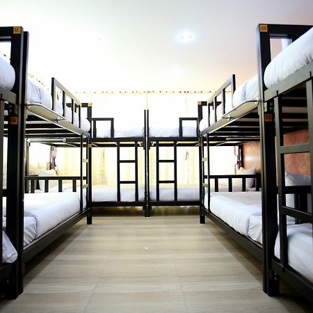 Thai Cat Hostel Μπανγκόκ Εξωτερικό φωτογραφία