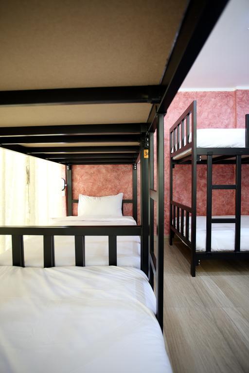 Thai Cat Hostel Μπανγκόκ Εξωτερικό φωτογραφία