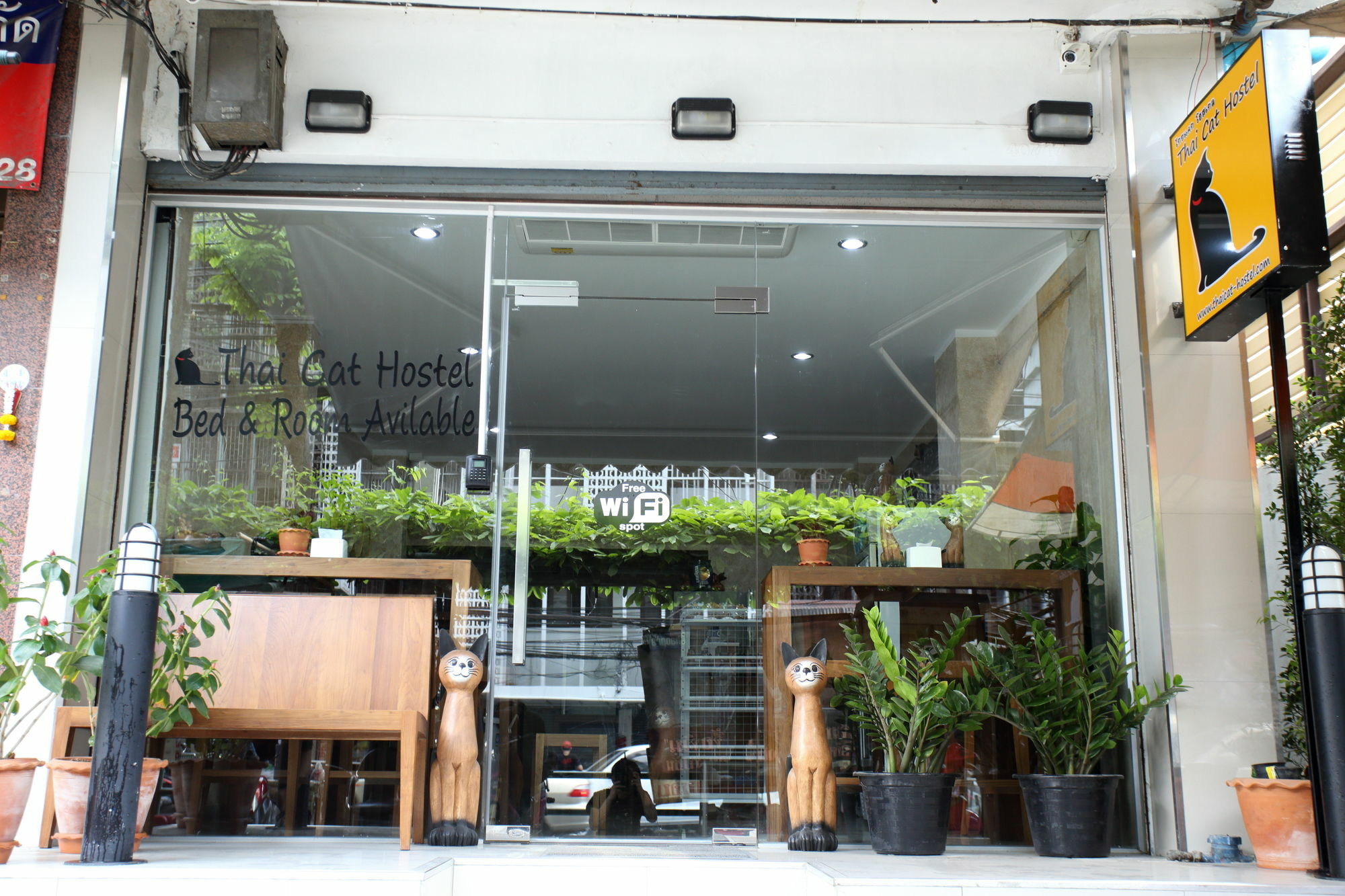 Thai Cat Hostel Μπανγκόκ Εξωτερικό φωτογραφία